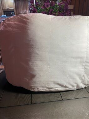 Plush White Comforter - Soft, Lightweight Bedding